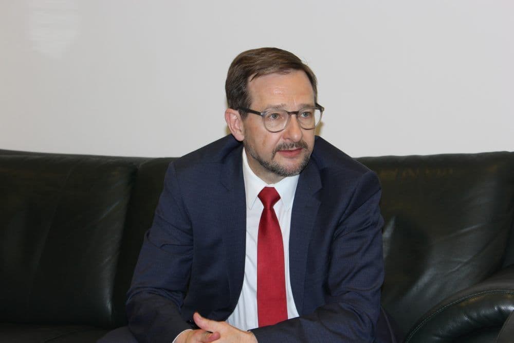 Greminger poziva opozicione poslanike da pomognu jačanje institucija Greminger poziva opozicione poslanike da pomognu jačanje institucija