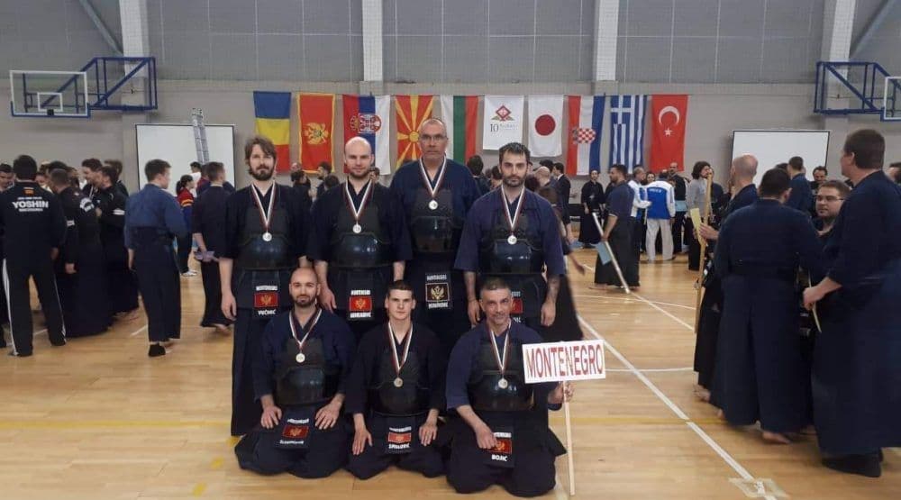 Crnogorska kendo reprezentacija srebrna u Bugarskoj Crnogorska kendo reprezentacija srebrna u Bugarskoj