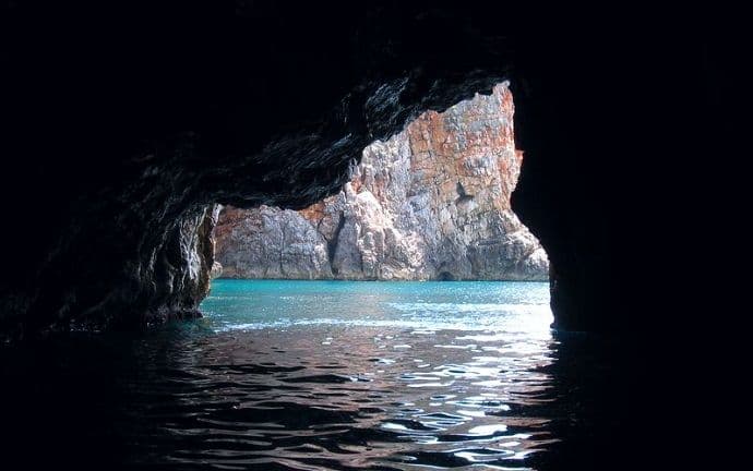 „Kristina“ otegljena do Luke Škver „Kristina“ otegljena do Luke Škver