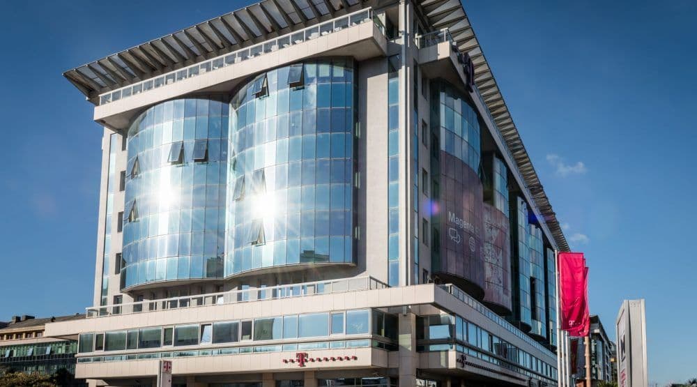 Neograničeni pozivi ka svim mrežama i do 500 GB interneta Neograničeni pozivi ka svim mrežama i do 500 GB interneta