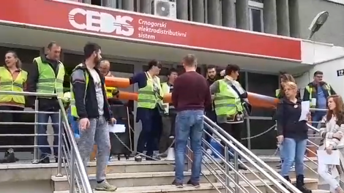 EPCG i CEDIS: Aktivisti ugrozili obavljanje djelatnosti, očekujemo reakciju po prijavi EPCG i CEDIS: Aktivisti ugrozili obavljanje djelatnosti, očekujemo reakciju po prijavi