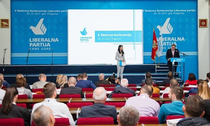 LP: Crnogorci ne ljube lance, niti šalju žene i đecu u nasilje LP: Crnogorci ne ljube lance, niti šalju žene i đecu u nasilje