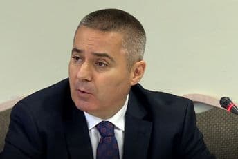 Nikšićanin uhapšen zbog vrijedjanja Veljovića na fejsbuku, kažnjen sa 500 eura Nikšićanin uhapšen zbog vrijedjanja Veljovića na fejsbuku, kažnjen sa 500 eura