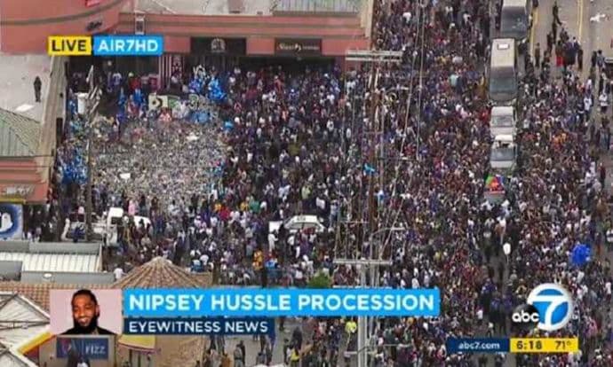 Stampedo na sahrani ubijenog repera, povrijeđeno više osoba Foto: Tanjug/AP