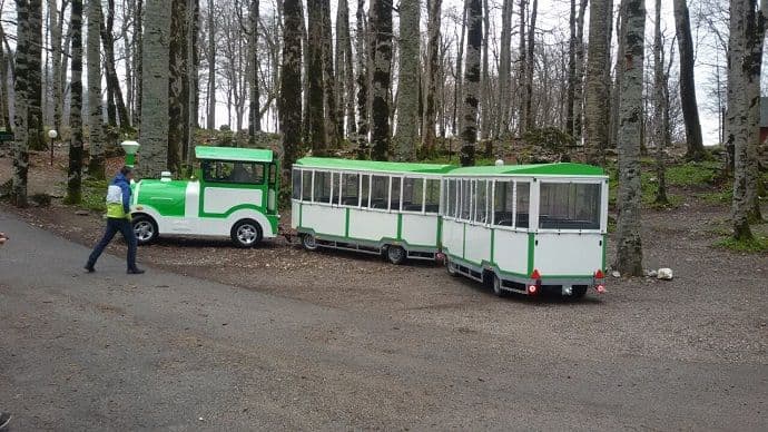 Obogaćena turistička ponuda: Posjeta Botaničkoj bašti-spomeniku prirode, dva turstička voza Obogaćena turistička ponuda: Posjeta Botaničkoj bašti-spomeniku prirode, dva turstička voza