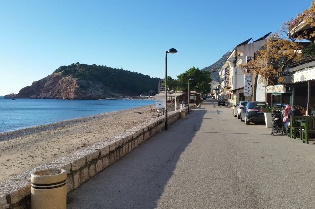 SUTOMORE: Kamenje i šut dočekuju turiste SUTOMORE: Kamenje i šut dočekuju turiste