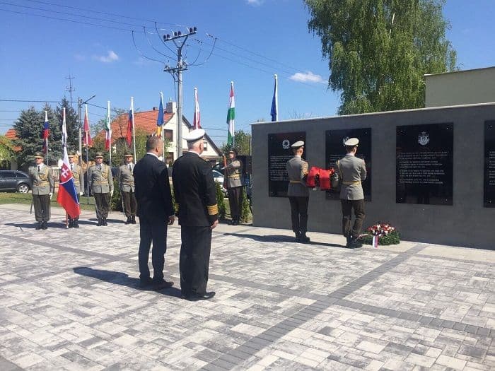 Slovačka odala počast poginulim Crnogorcima Slovačka odala počast poginulim Crnogorcima