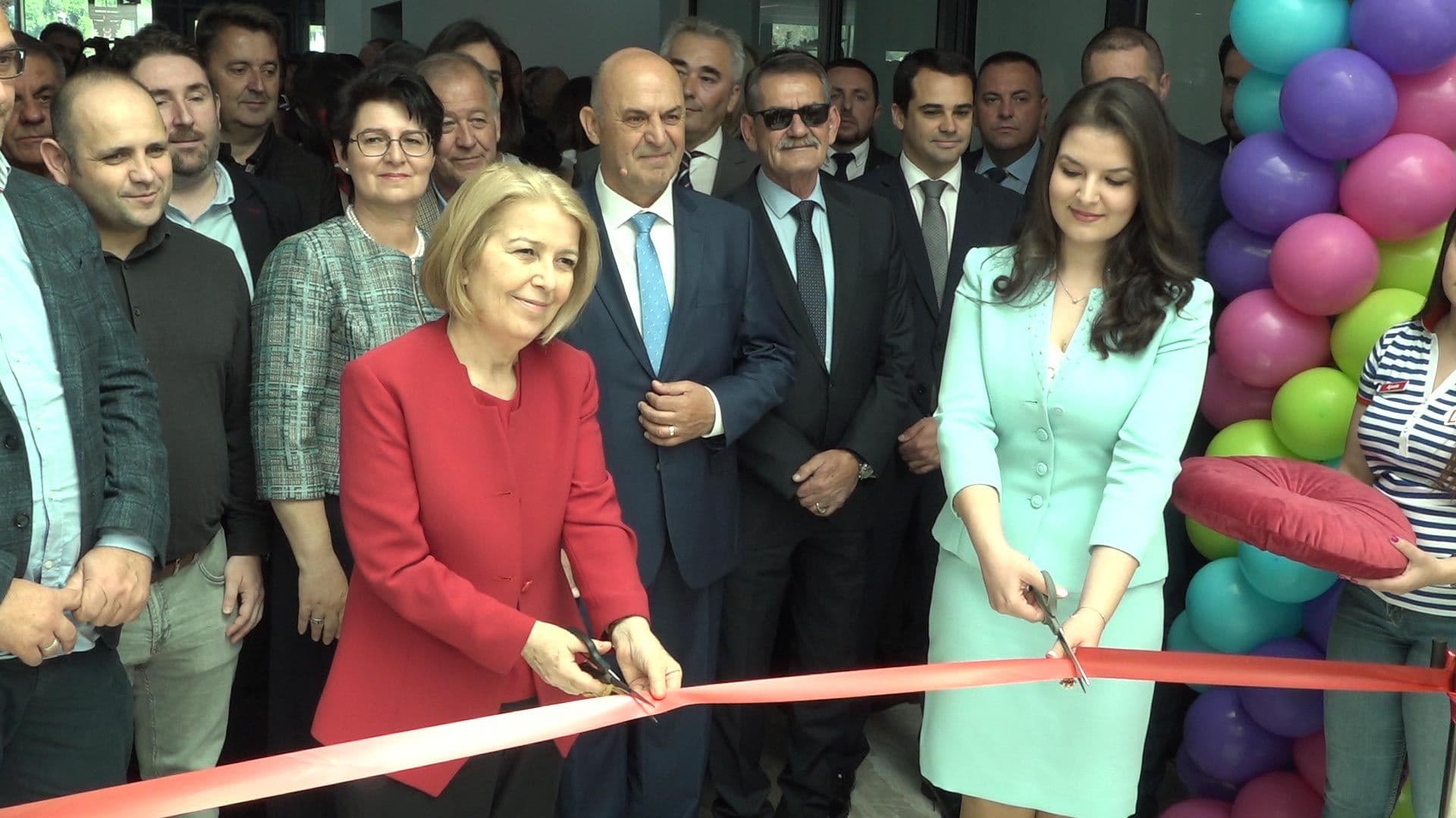 Ulcinj: Svečano otvoren tržni centar Cungu (VIDEO) Ulcinj: Svečano otvoren tržni centar Cungu (VIDEO)