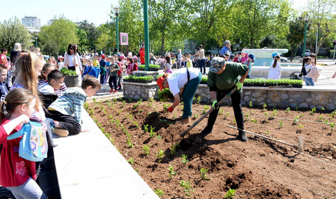 Proljećna akcija uređivanja Centralnog parka na Pobrežju Proljećna akcija uređivanja Centralnog parka na Pobrežju