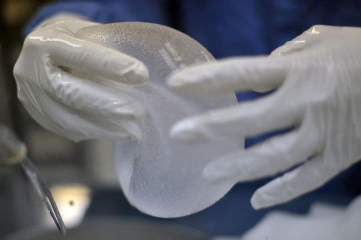 Žene sa i bez silikona moraju redovno na kontrole Žene sa i bez silikona moraju redovno na kontrole