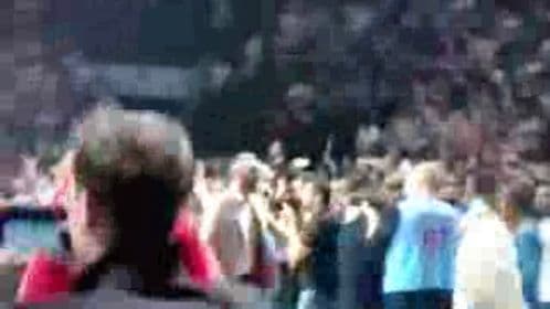 Pogledajte snimke  napada navijača Zvezde na košarkaše Budućnosti (VIDEO) Pogledajte snimke  napada navijača Zvezde na košarkaše Budućnosti (VIDEO)