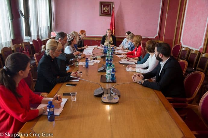 Trudnicama dijelili otkaze Trudnicama dijelili otkaze