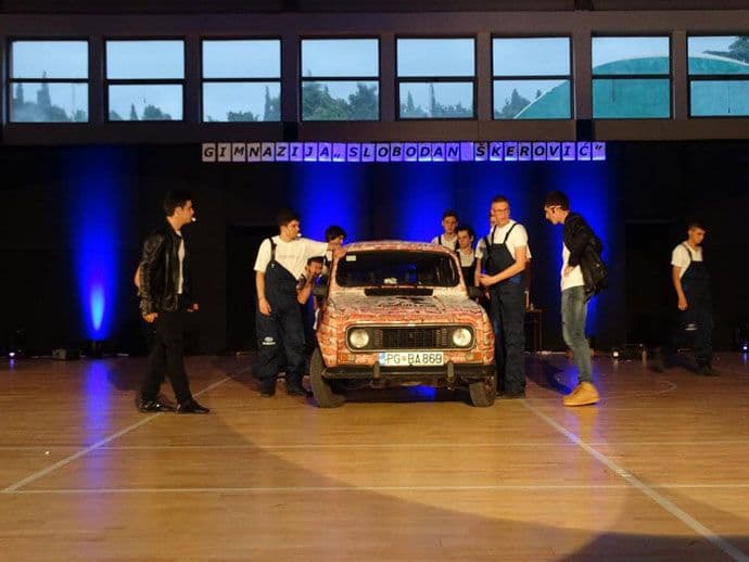 Podgorički gimnazijalci izveli kultni mjuzikl (FOTO) Podgorički gimnazijalci izveli kultni mjuzikl (FOTO)