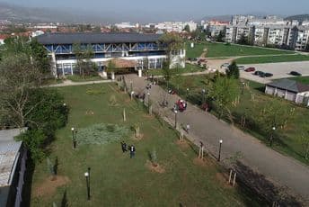 Pobjeda donirala sadnice nikšićkoj školi