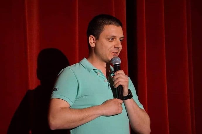 DABANOVIĆ: Ako se bezuslovno predate publici možete živjeti od stendapa DABANOVIĆ: Ako se bezuslovno predate publici možete živjeti od stendapa