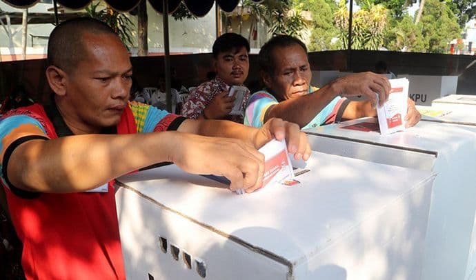 Indonezija: Više od 270 umrlih od prekomjernog rada na brojanju glasova Indonezija: Više od 270 umrlih od prekomjernog rada na brojanju glasova