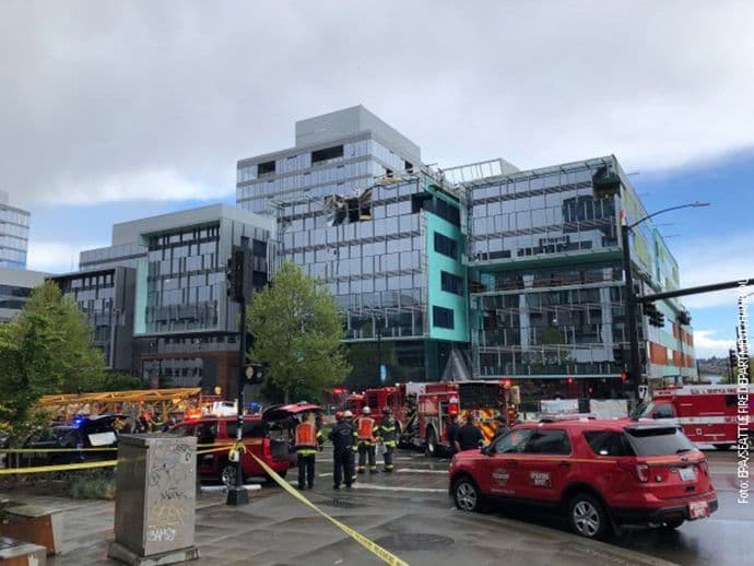 Pao kran sa Guglovog gradilišta, poginule četiri osobe Pao kran sa Guglovog gradilišta, poginule četiri osobe