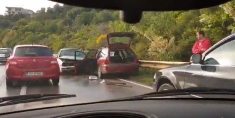 Saobraćajna nezgoda na putu Bar-Sutomore Saobraćajna nezgoda na putu Bar-Sutomore