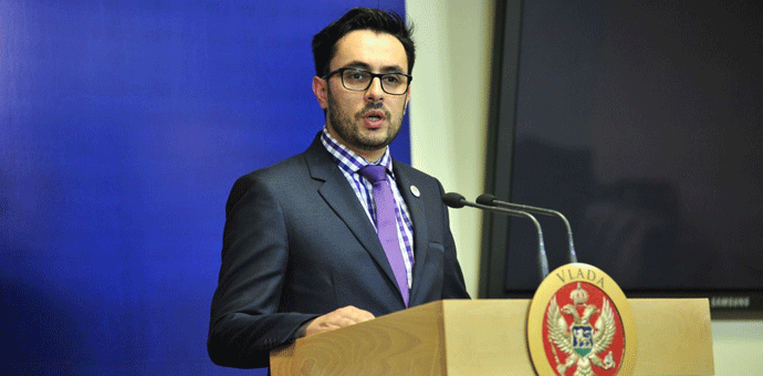 Za djevojčice i vakcina protiv raka grlića materice Za djevojčice i vakcina protiv raka grlića materice