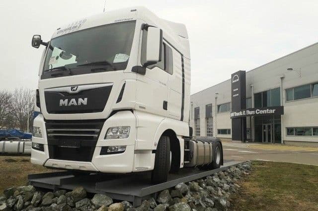 Marković otvara MAN centar u Danilovgradu Marković otvara MAN centar u Danilovgradu