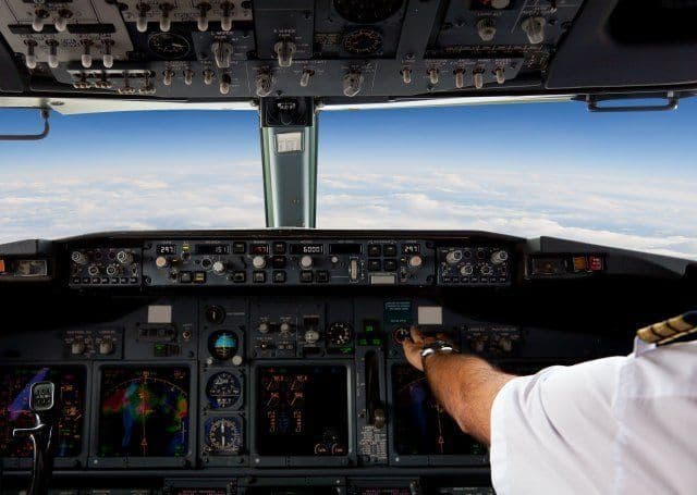 Uključio autopilot, onesvijestio se i punih 40 minuta avion prepuštio sudbini Uključio autopilot, onesvijestio se i punih 40 minuta avion prepuštio sudbini