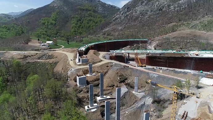 (FOTO) Bemaks će radove na autoputu završiti u roku (FOTO) Bemaks će radove na autoputu završiti u roku