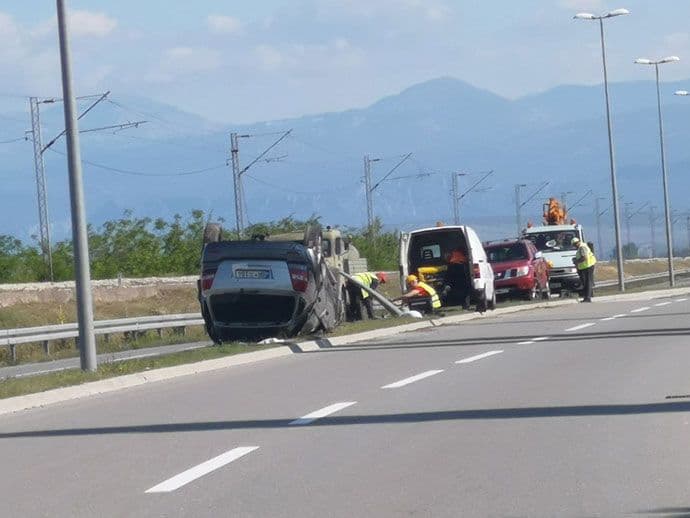 Udes u Zeti, prevrnuo se automobil Udes u Zeti, prevrnuo se automobil