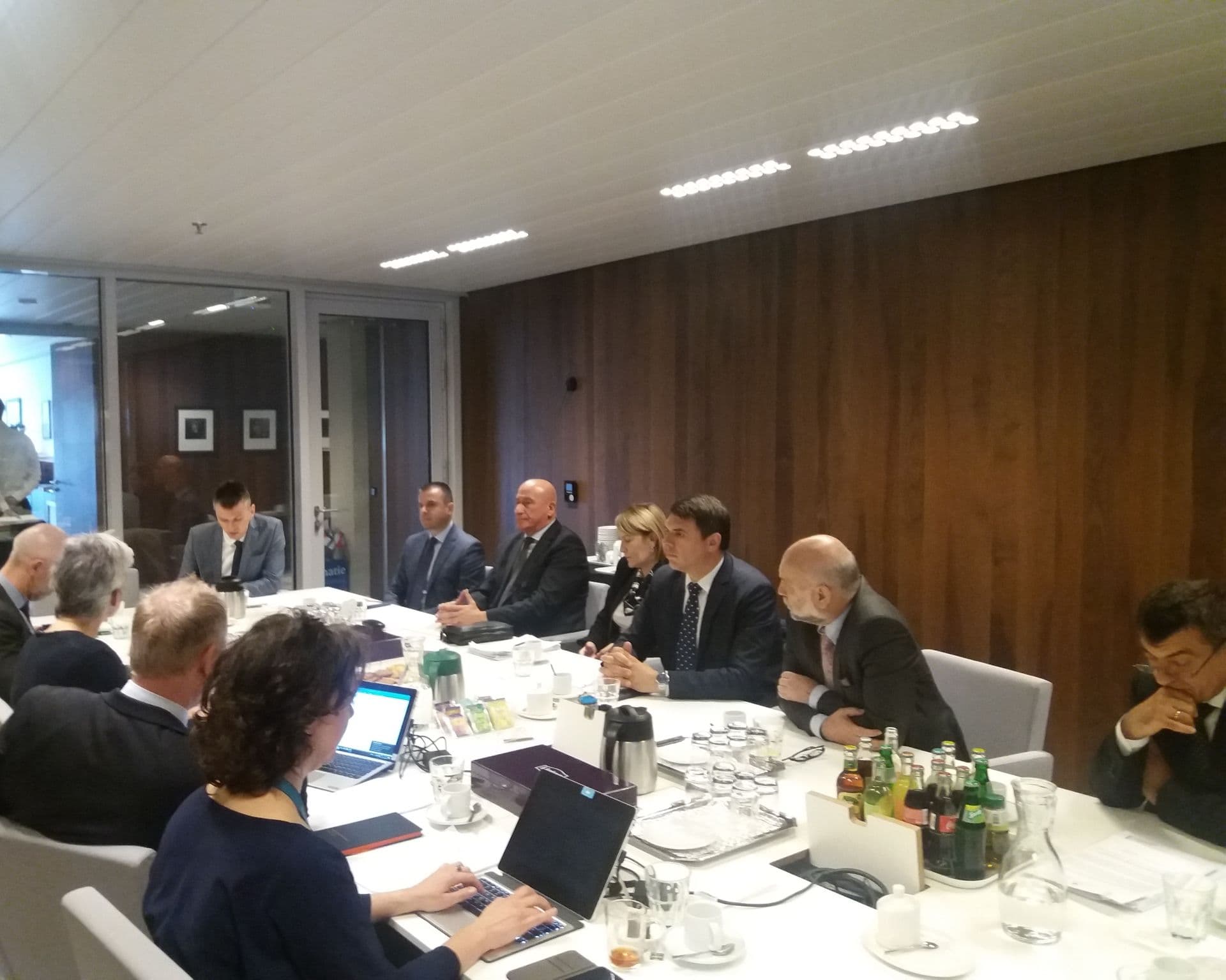 Hag: Crna Gora snažno posvećena pristupanju EU Hag: Crna Gora snažno posvećena pristupanju EU