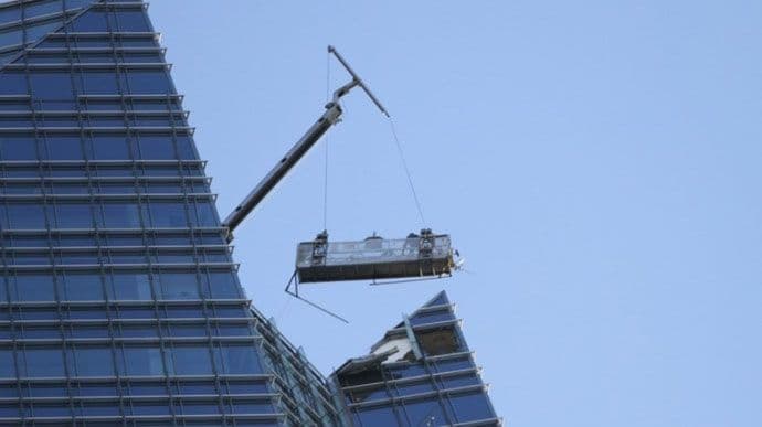 (VIDEO) Visili sa "poludjelog" krana (VIDEO) Visili sa "poludjelog" krana