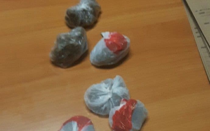 Hapšenja u Rožajama: Kod maloljetnika pronađena droga Hapšenja u Rožajama: Kod maloljetnika pronađena droga
