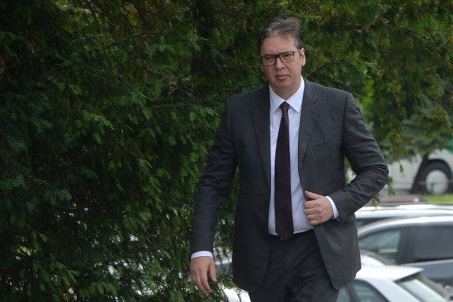 Dijana Hrkalović i Vladimir Rebić svjedoče o napadu na Vučića u Potočarima Dijana Hrkalović i Vladimir Rebić svjedoče o napadu na Vučića u Potočarima