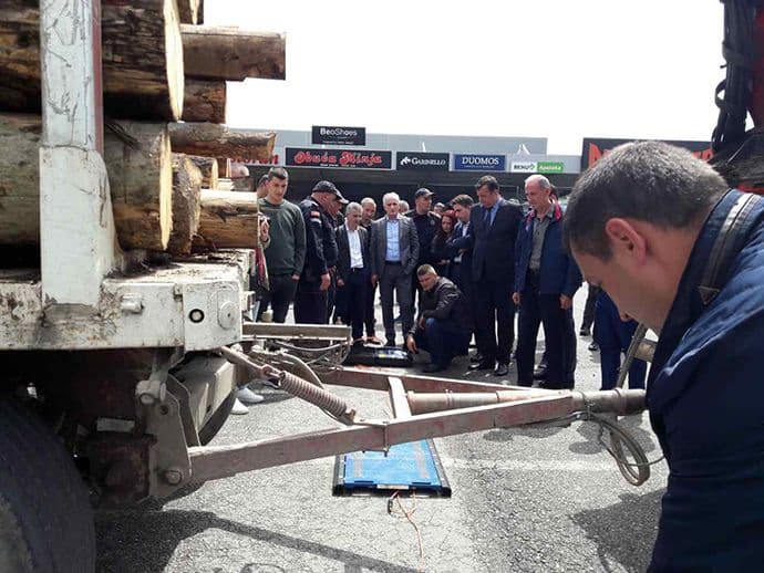 Nastavljaju se aktivnosti na suzbijanju bespravne sječe Nastavljaju se aktivnosti na suzbijanju bespravne sječe