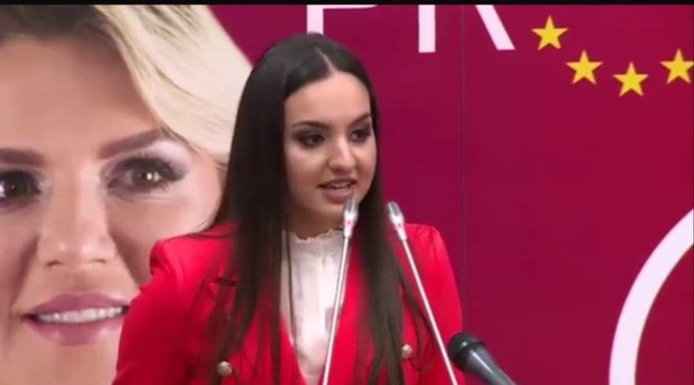 Lipovina Mandiću: Izvinite se cetinjskoj i svoj crnogorskoj sirotinji Lipovina Mandiću: Izvinite se cetinjskoj i svoj crnogorskoj sirotinji