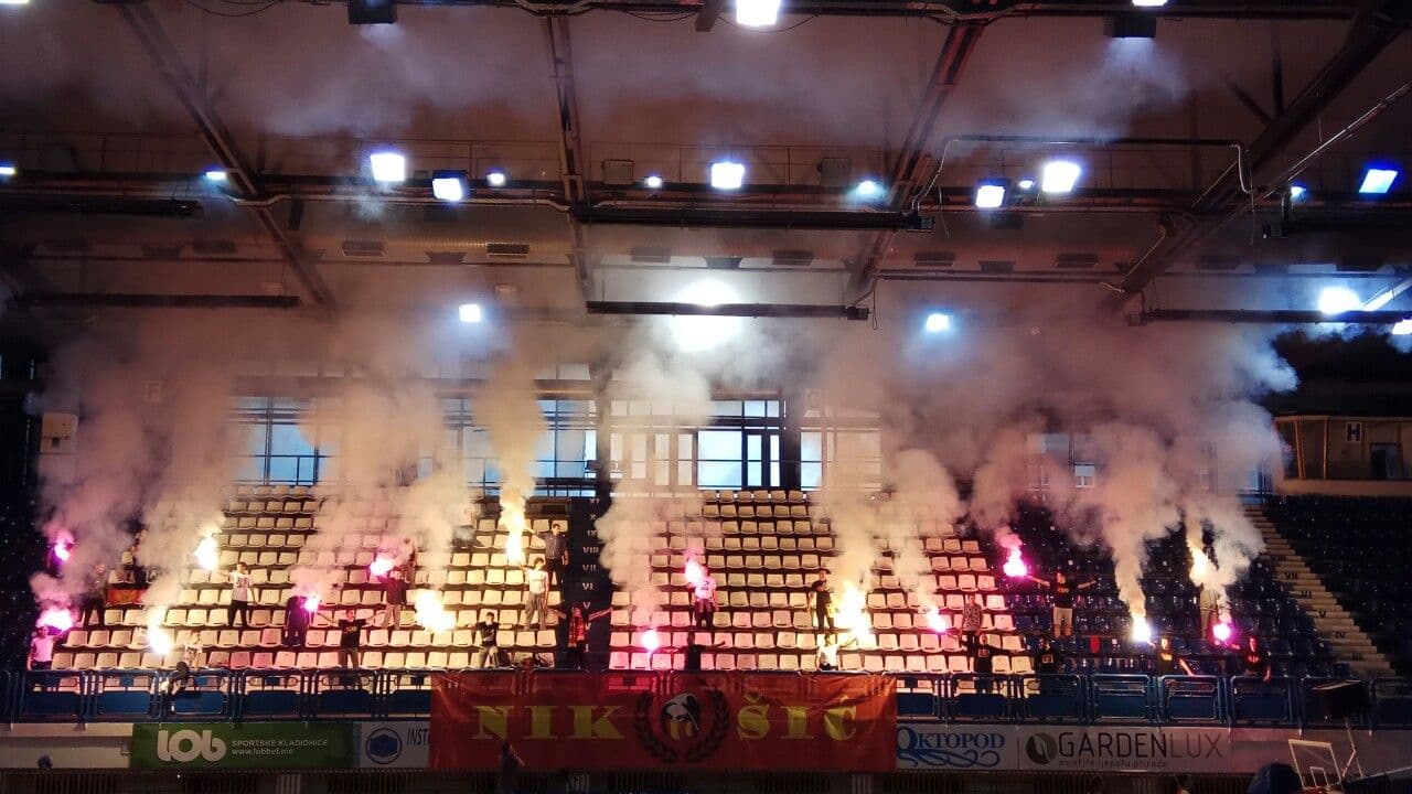 Bakljada na treningu "lavica" u Nikšiću! Bakljada na treningu "lavica" u Nikšiću!