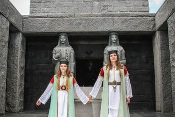 Savremene karijatide - one koje jačaju sebe i svoje kćeri