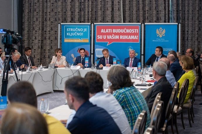 Predloženo formiranje Fonda za dualno obrazovanje Predloženo formiranje Fonda za dualno obrazovanje