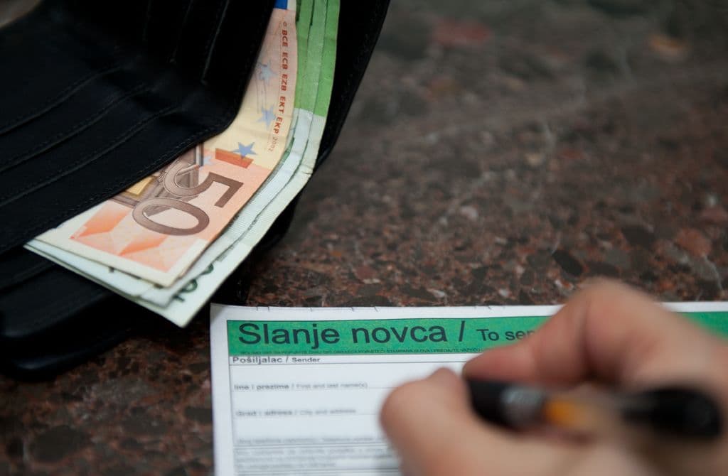 Primite ili pošaljite novac iz Poštinih poslovnica Primite ili pošaljite novac iz Poštinih poslovnica