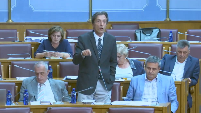 (VIDEO) Teške riječi u parlamentu (VIDEO) Teške riječi u parlamentu