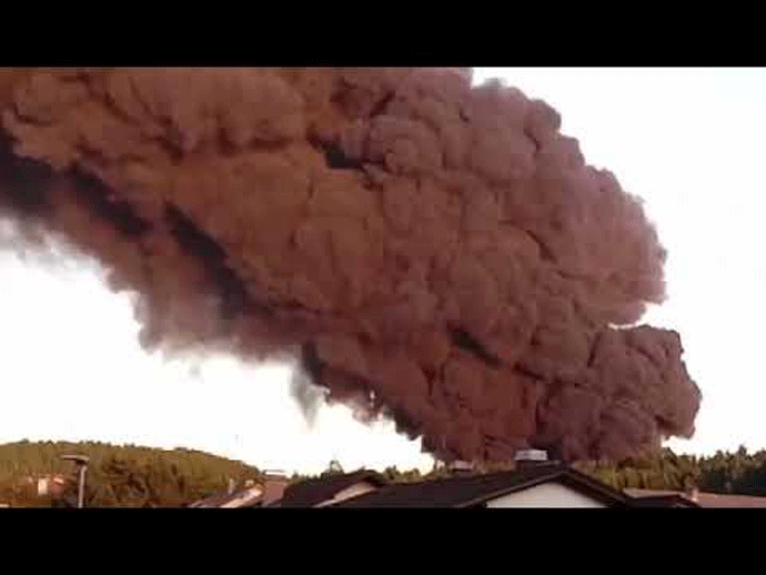 (VIDEO) Slovenija: Veliki požar u fabrici izolacionog materijala  (VIDEO) Slovenija: Veliki požar u fabrici izolacionog materijala