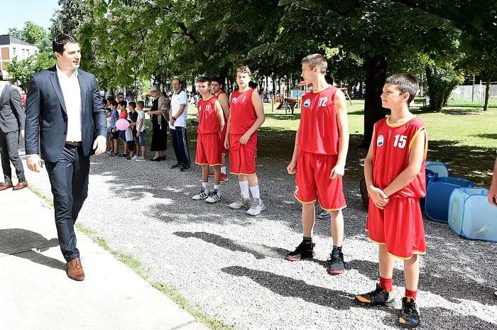 Janović: Radeći dobro za djecu radimo dobro za budućnost Crne Gore Janović: Radeći dobro za djecu radimo dobro za budućnost Crne Gore