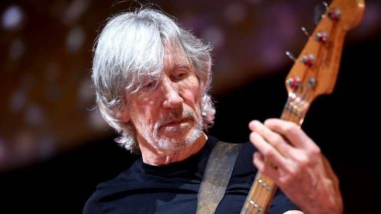 Maduro poklonio gitaru Rodžeru Votersu Izvor: KEVIN WINTER / GETTY / AFP