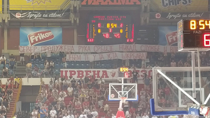 Delije izvrijeđale Savićevića (FOTO) Foto: Twitter/@nikolaS_sN