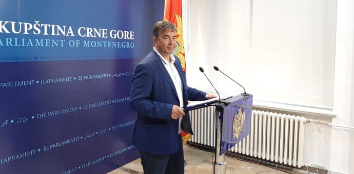 Medojević: Nijedna policija svijeta neće dopustiti policiji druge države da ulazi na njenu teritoriju Medojević: Nijedna policija svijeta neće dopustiti policiji druge države da ulazi na njenu teritoriju