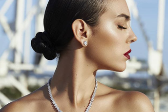 Detalj koji je možda otkrio tajnu vjenčanja ljepotice i fudbalera Detalj koji je možda otkrio tajnu vjenčanja ljepotice i fudbalera