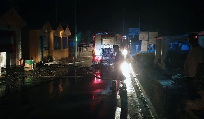 Požar na Utjehi prijetio da zahvati i kuću Požar na Utjehi prijetio da zahvati i kuću