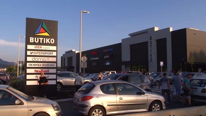 (VIDEO) Juče otvoren šoping centar Butiko u Radanovićima (VIDEO) Juče otvoren šoping centar Butiko u Radanovićima