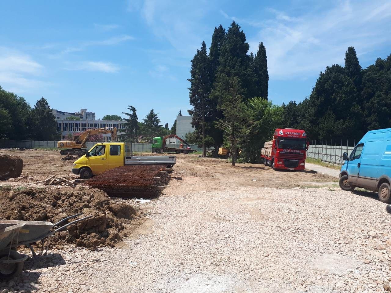 Počela sanacija nekadašnje lokacije vrtića u Baru Počela sanacija nekadašnje lokacije vrtića u Baru