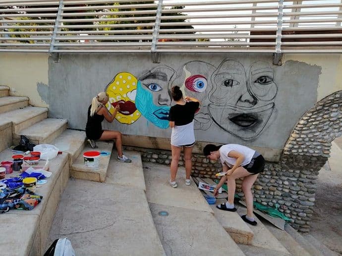 Počela izrada prvog murala ,,Lično je političko'' Počela izrada prvog murala ,,Lično je političko''