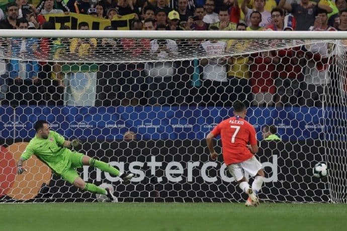 Sančes odveo Čile u polufinale Kopa Amerike Sančes odveo Čile u polufinale Kopa Amerike