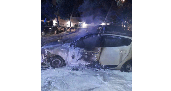 U Podgorici izgorjela dva automobila U Podgorici izgorjela dva automobila